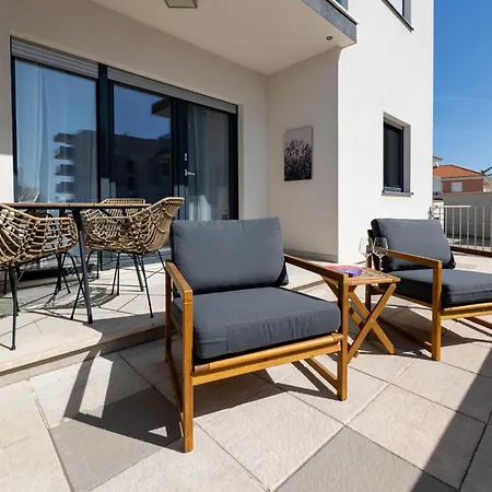 Sole By Interhome Daire